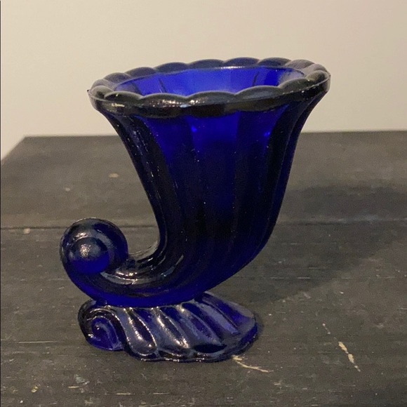 Vintage imperial glass horn mini vase/planter - Picture 3 of 10